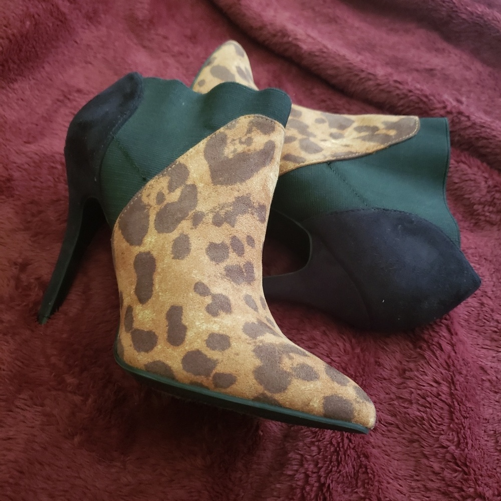 ZigiSoho 4.5” Faux Suede Pointed Booties